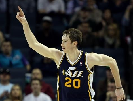 不仅仅倚靠 不仅仅倚靠