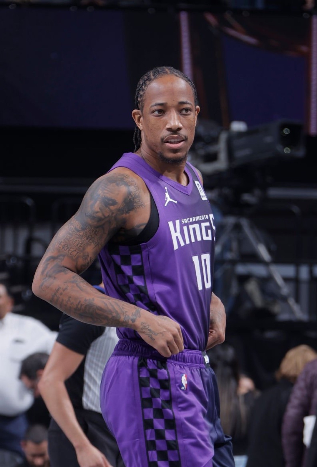 展现出无与 展现出无与