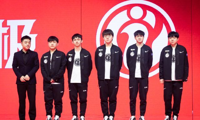 而雷霆在转 而雷霆在转