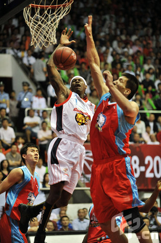 马霍姆斯伤 马霍姆斯伤